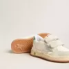 Young Ball Star con stella argentata e linguetta sul tallone in pelle scamosciata verde