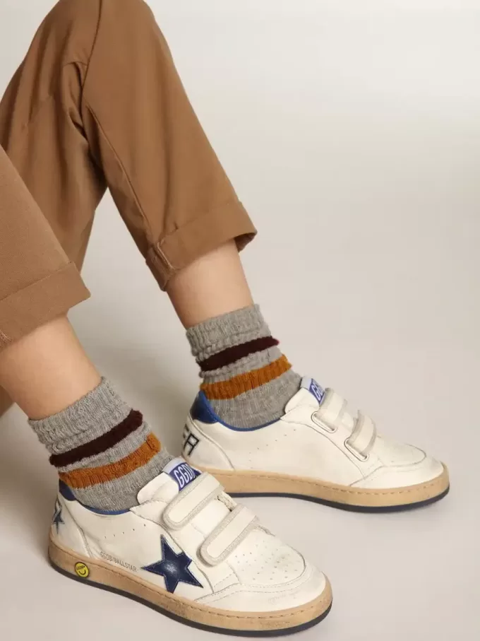Young Ball Star con stella e linguetta sul tallone in pelle blu metallizzata