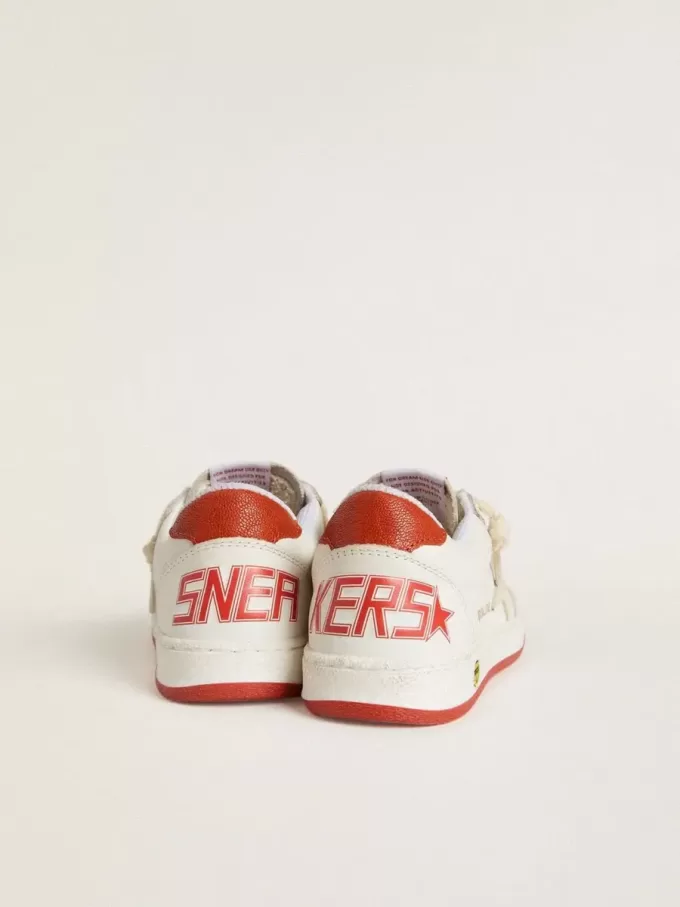Young Ball Star in pelle con stella color crema e linguetta sul tallone in pelle rossa