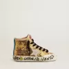 Young Francy Penstar in paillettes dorate con stella in camoscio grigio ghiaccio