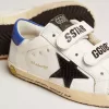 Young Old School con stella in pelle nera con stampa serpente e tallone blu