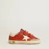 Young Old School in nappa arancione con stella bianca e linguetta del tallone in pelle color crema