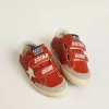Young Old School in nappa arancione con stella bianca e linguetta del tallone in pelle color crema