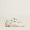 Young Old School in pelle bianca con dettagli dorati