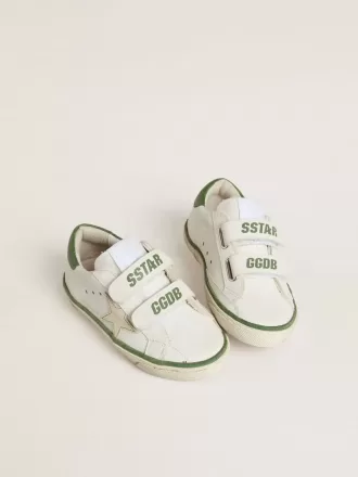 Young Old School in pelle bianca con linguetta sul tallone in nappa verde e inserto verde