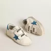 Young Old School in pelle con stella azzurra e linguetta sul tallone