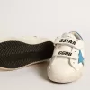 Young Old School in pelle con stella azzurra e linguetta sul tallone
