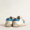 Young Old School in pelle con stella azzurra e linguetta sul tallone