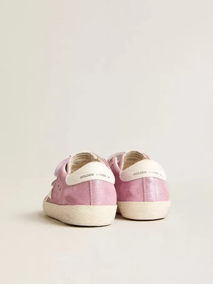 Young Old School in pelle scamosciata rosa metallizzata con stella e linguetta sul tallone in pelle bianca Young Old School in pelle scamosciata rosa metallizzata con stella e linguetta sul tallone in pelle bianca